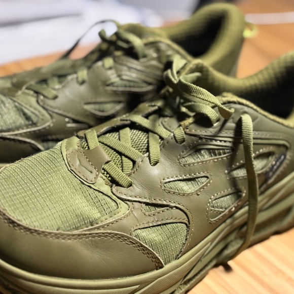 MINT Women’s HOKA Speedgoat 6 GTX – Army Green – Size 8 - Picture 3 of 6